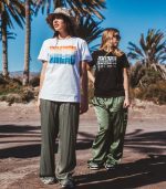 camiseta-negra-algodon-organico-playa-verano